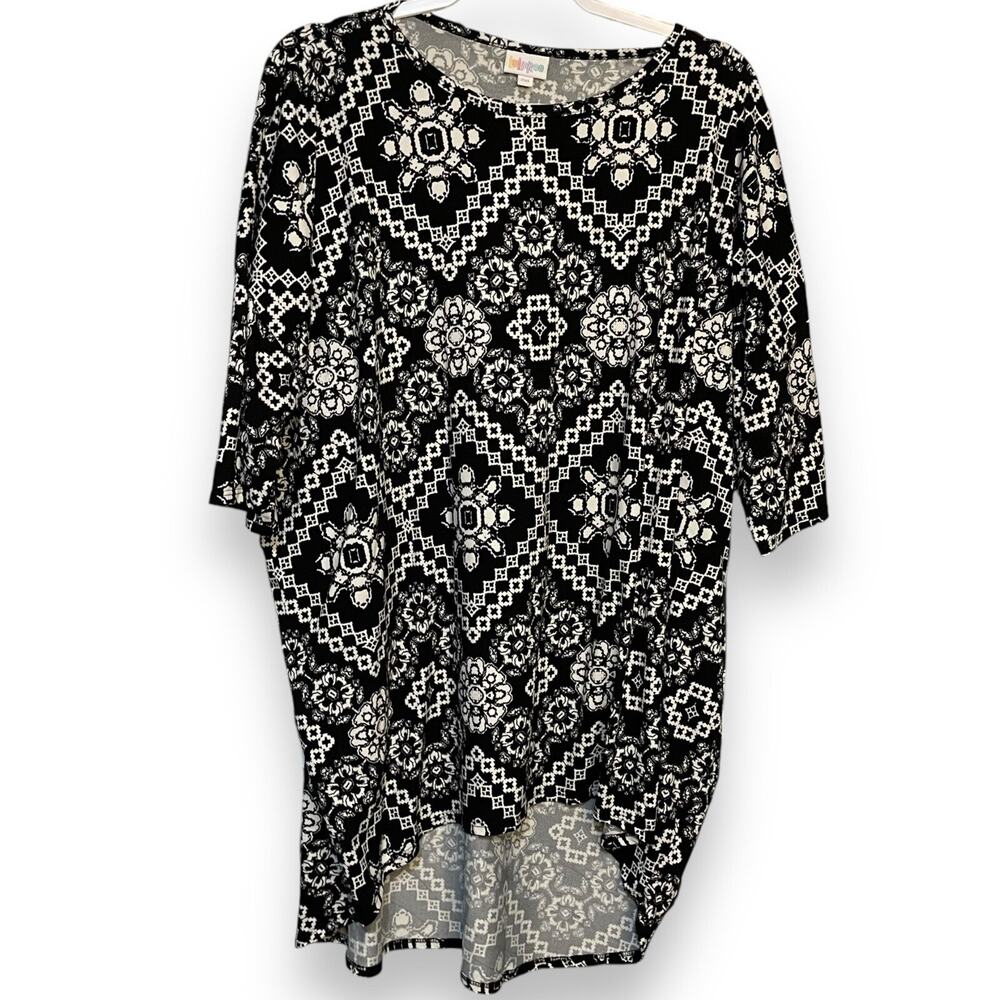 LuLaRoe Tunic Top Women's 2XL Black All Over Geometric Print Casual Oversized